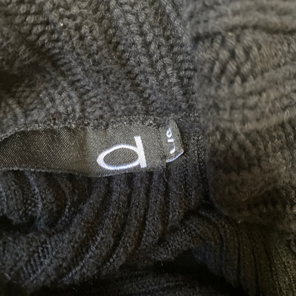 Super cool 😎 black cardigan. - Picture 5 of 5